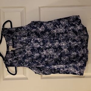 St. John's Bay sleeveless v-neck shirt